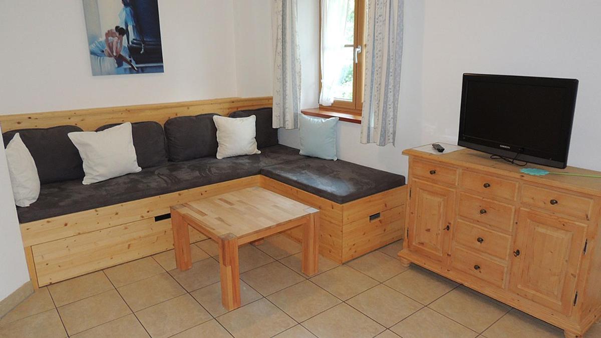 Gaestehaus Weissenbauer Apartment Lenggries